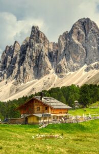 val-di-funes-2933908_1280